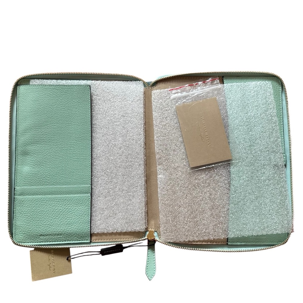 Burberry Mint Green & Black Organizer. Leather. Brand New + Tags. Agenda Poach. - Picture 6 of 7